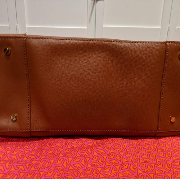 Tory Burch Brown Leather Double Zip Robinson Bag - Picture 9 of 9